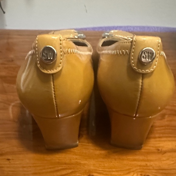 Stuart Weitzman Mustard Leather Buckle Ballet Flats - Picture 2 of 5